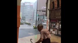 Senior citizen in Osaka gets blown backwards by Typhoon Jebi winds