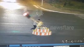Driver destroys traffic light because it made him wait ‘too long’