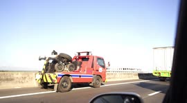 Stink alert, truck full of onions overturns on highway.