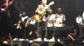 Fan asks Justin Timberlake to buy her a drink
