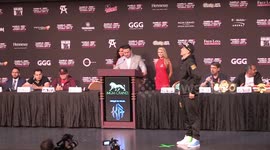Golovkin trampled by cameraman