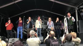 RAW: Newent Onion Fayre 2018, Onion Eating Contest - Man eats 7oz raw onion in record time