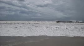 Massive waves on North Carolina beach as Hurricane Florence nears