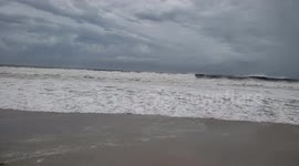 Massive waves on North Carolina beach as Hurricane Florence nears
