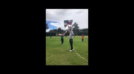 Kite vs Guy