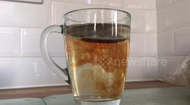 Hypnotic video of tea diffusing