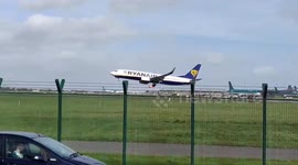 Plane fails to land at Dublin airport in strong winds