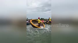 Vietnamese tour guide uses basket boat to perform impressive dance routine