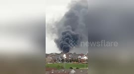 Video shows plumes of smoke from massive Mississauga fire