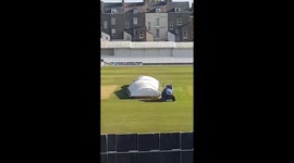 Its quite windy https://t.co/vUgYH2NiU5