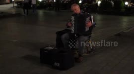 Accordion busker stuns with rendition of Vivaldi's 'Storm'