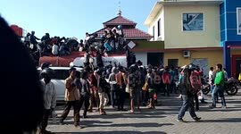 Desperate locals loot fuel tanker truck in Palu, Indonesia