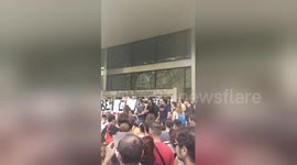 Tense moments as pro-independence protesters clash with police outside Barcelona stock exchange