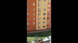 В Астане мужчину хотели сбросить с окна пятого этажа. Часть2