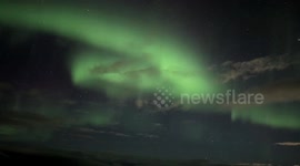 Newsflare Edit - Gorgeous timelapse of Aurora Borealis glittering over Iceland