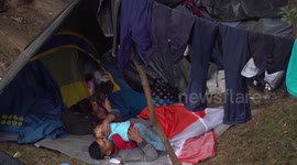 Video shows daily life of Venezuelan migrants in makeshift campsite in Colombia