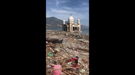 floated mosque at Palu after tsunami