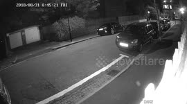 CCTV captures two women fly tipping in Streatham, London