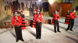 Mexi Halloween - The Skeleton Dance