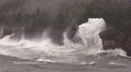 Stunning clip shows monster waves batter Lake Superior