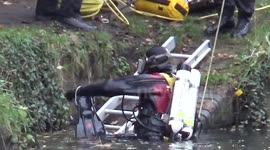 Alice Gross murder: Police frogmen search canal bed