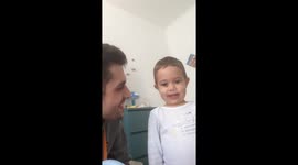Dad teaches baby to beatbox