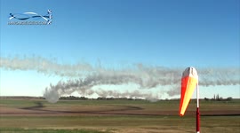 Impressive low-altitude plane-crossing stunt in Argentina