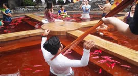 Hot spring bathing area in China looks just like a hotpot