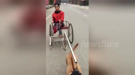 Newsflare Edit - Breaking heart the dog pulled the wheelchair helps the owner with a disability