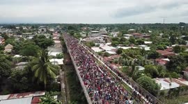 Honduran migrant caravan approaches Mexican border