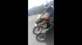 Ride on CBR 150 Vs Bullet Classic