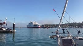 Red Funnel ferry runs aground in COWES Isle of Wight