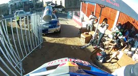 Winning run on an insane urban downhill cycling track in Chile