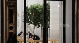 Apple Stores in London make preparations ahead of iPhone XR release - and no queues?!