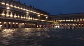 Venice resident films St. Mark's Square submerged in flood waters