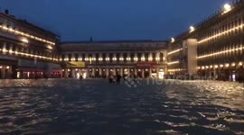 Venice resident films St. Mark's Square submerged in flood waters