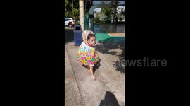 ‘Headless’ little girl wins Halloween with her jaw-dropping costume