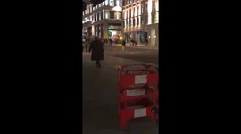 Gridlock and workmen playing football on Regents Street ???????? https://t.co/cW2SHcKuR7