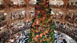 Joyeux Noel! Paris department store puts on stunning Christmas display