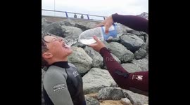 Fun in  #galeforcewinds #SummerHolidays   #anglesey #windy #beach https://t.co/pWAJnRjANZ