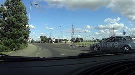 03/08/2014 Black VW Golf 2.0 TDI jumps a red light
