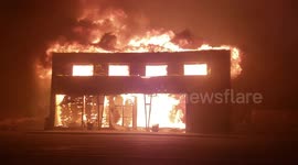 Antique shop burns in Paradise, California as Camp Fire ravages town