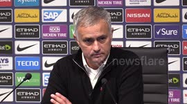 Jose Mourinho snaps at journalist who questions United's title chances