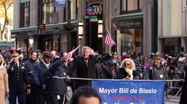 Mayor Bill de Blasio marches in NYC Veterans Day Parade