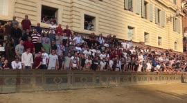 Crowds sing at the Palio Extraordinaire 2017
