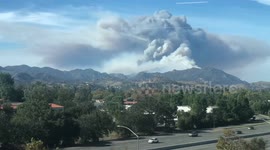 Time lapse shows flare up of Woolsey Fire