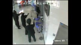 Knife-wealding bank robber caught by police in China