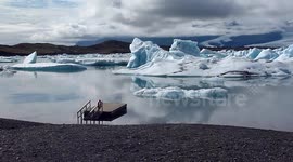 Jokulsarlon / Jökulsárlón - Islande, Islanda, Iceland - icebergs sur un lac - iceberg on lake - calm