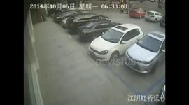 New driver struggles to exit parking bay