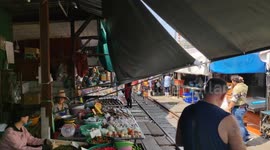 Amazing transformation from train tracks to market stalls in less than a minute